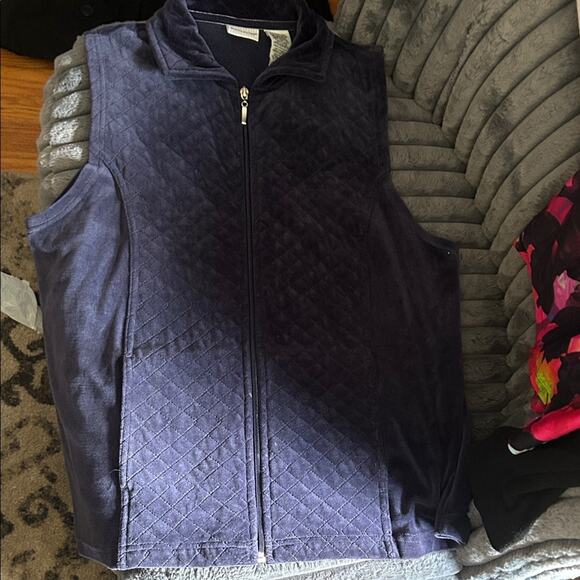 White Stag Jackets & Blazers - White Stag Dark Blue Quilted Vest with Pockets